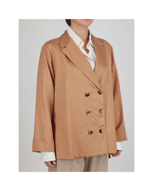 Kiton Double-Breasted Solid Blazer in het Brown