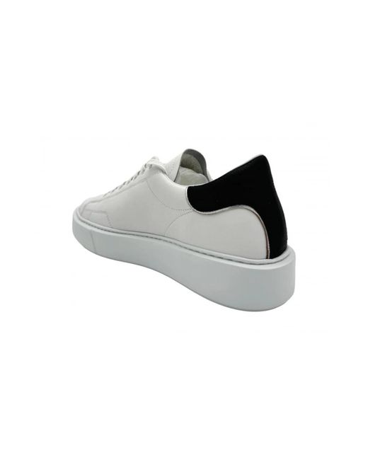 Date Gray Weiße ledersneakers mit schwarzen details