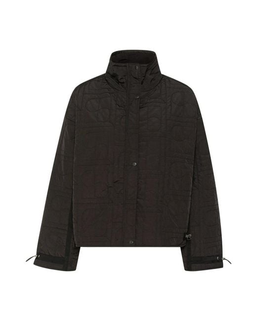 Winter Jackets di Soaked In Luxury in Black