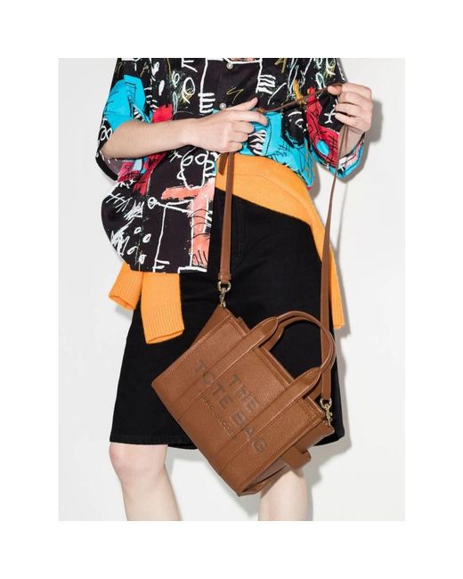 Borsa a tracolla marrone smalltote in pelle granulata di Marc Jacobs in Brown