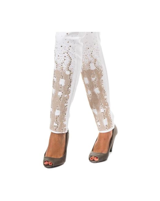 Met Rechte Broek in het White