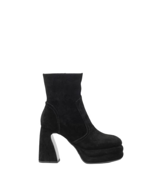 Jeannot Black Heeled Boots