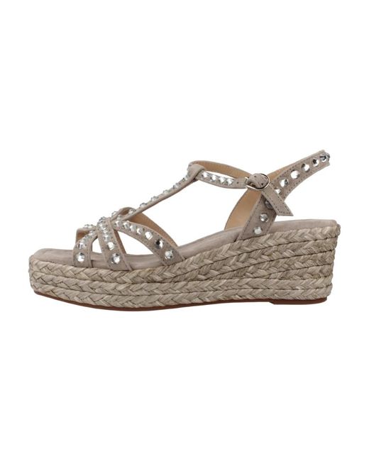Wedges di Alma En Pena. in Metallic