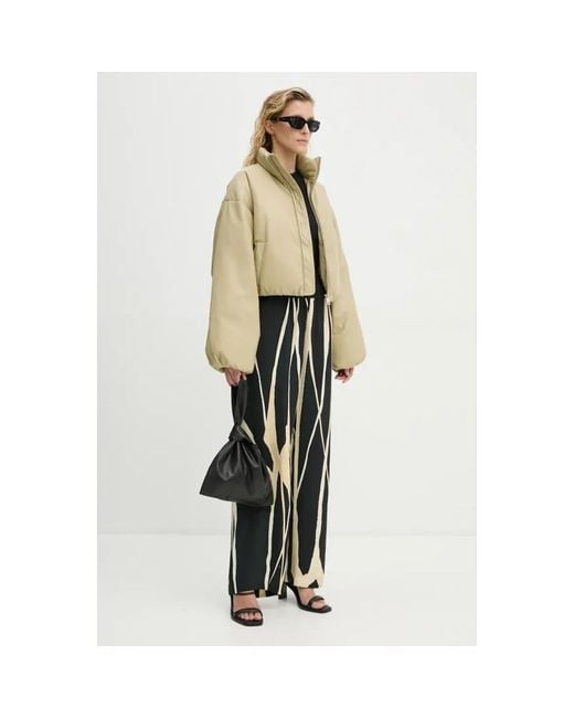 Nanushka Lilima Puffer Jacket in het Natural