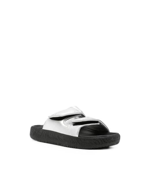 Veja Sliders in het Black