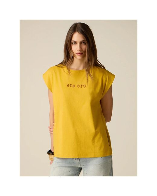 T-Shirts Oltre de color Yellow