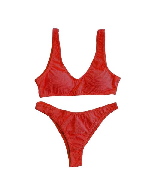 FK Bikini in het Red