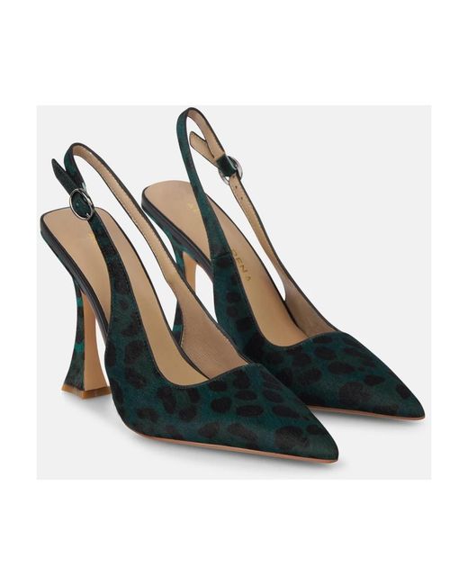 Alma En Pena. Blue Pumps