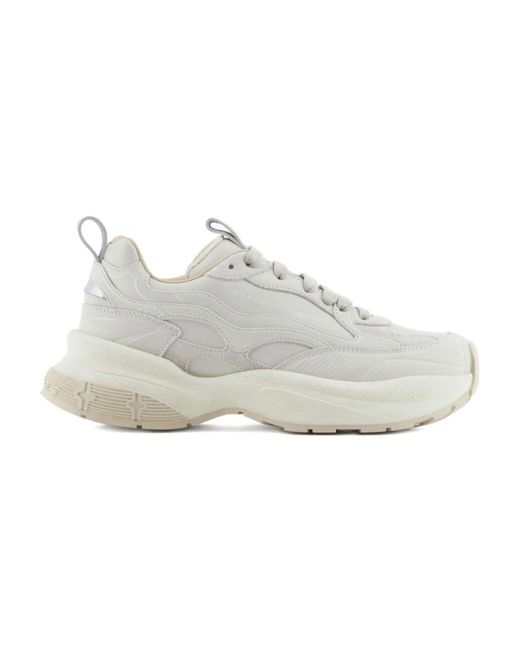 Emporio Armani Witte Sneakers Met Metalen Hiel Detail in het White