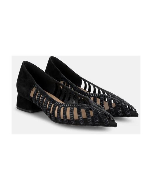 Alma En Pena. Black Pumps