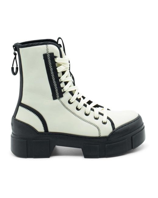 Lace-Up Boots di Vic Matié in Black