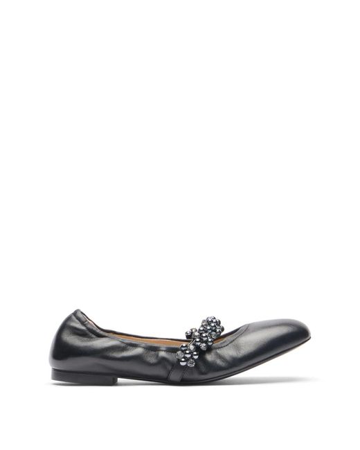 Stuart Weitzman Poppy Ballet Flat in het Black