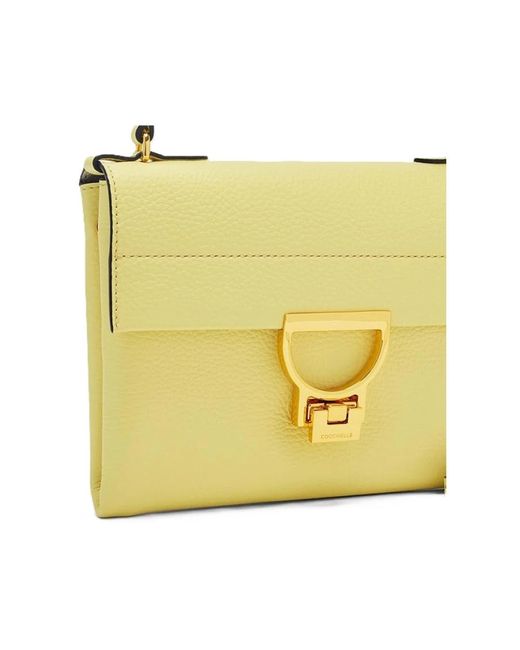 Bags > handbags Coccinelle en coloris Yellow