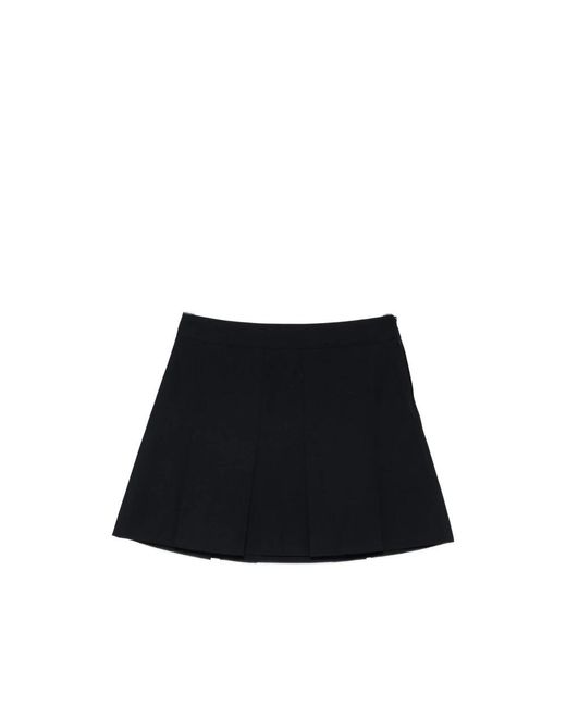 A.P.C. Korte Rok in het Black