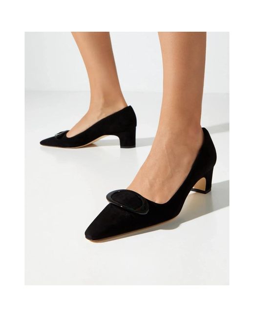 Manolo Blahnik Black Pumps