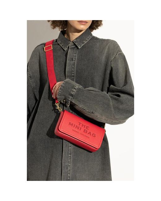 Shoulder Bags di Marc Jacobs in Red