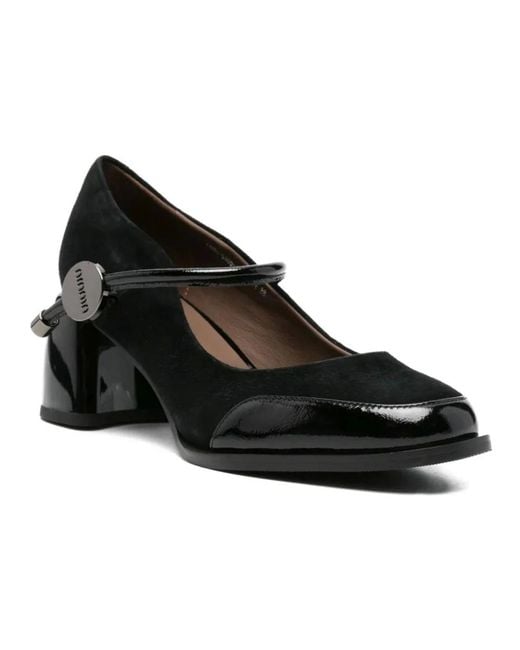 Linda Baumann Black Pumps