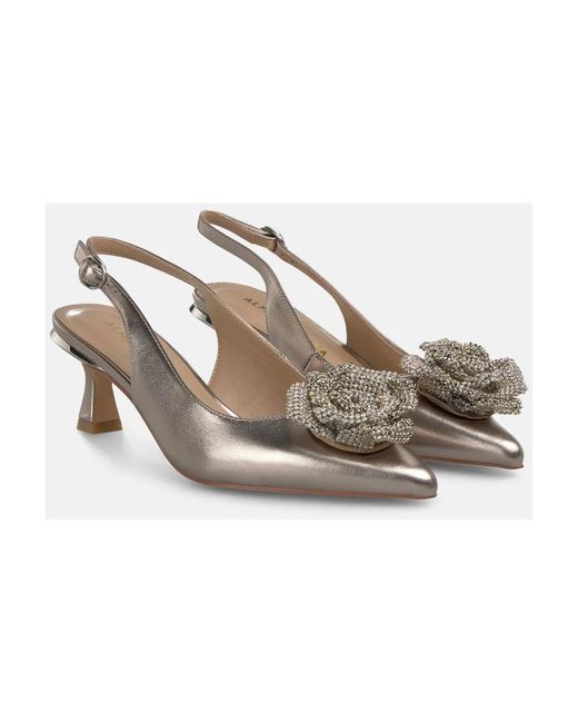 Alma En Pena. Metallic Pumps