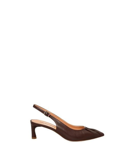 Halmanera Brown Pumps