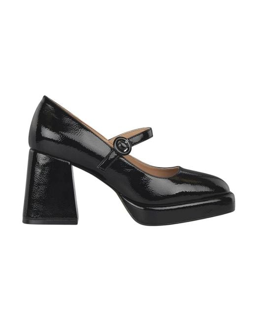 Alma En Pena. Black Schuh Mit Breitem Absatz Und Riemen
