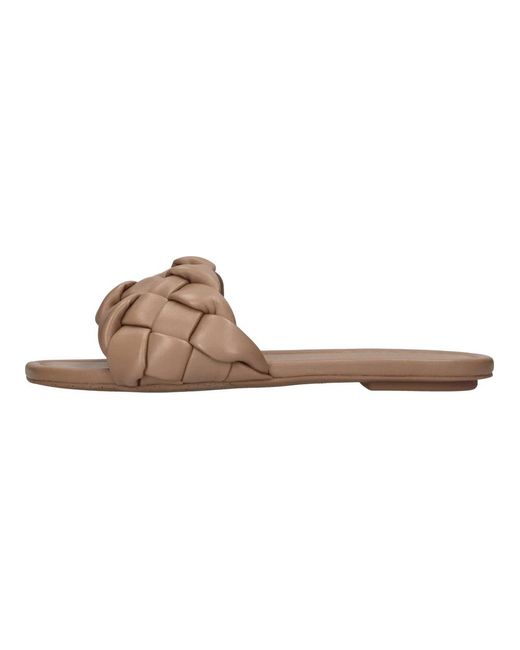 Sliders Stuart Weitzman en coloris Brown