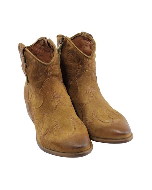 Zoe Brown Cowboy & Biker Boots