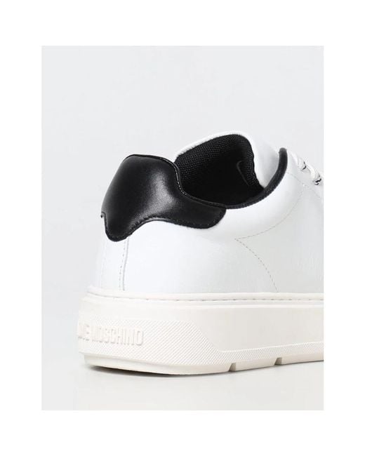 Love Moschino White Stylischer sneaker aus weißem leder