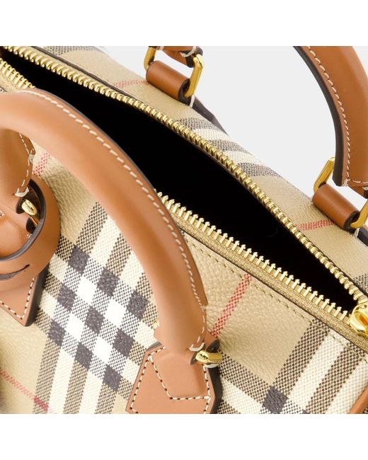 Bags > handbags Burberry en coloris Metallic