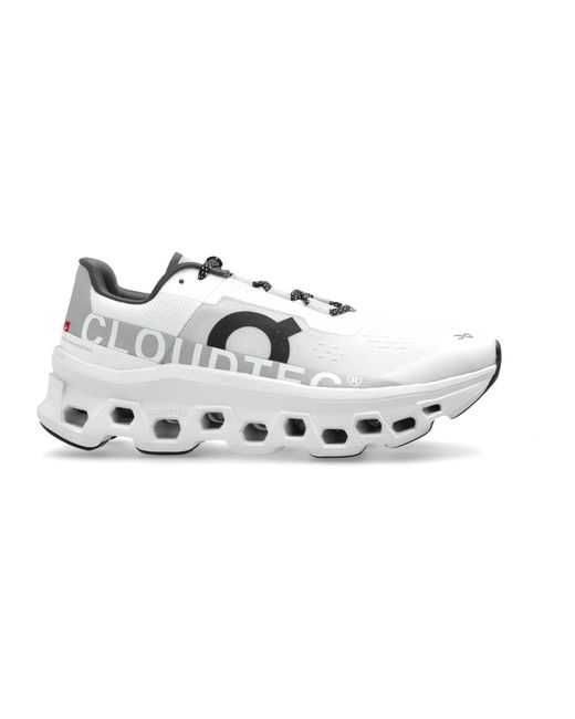 Running Shoes On Shoes en coloris White