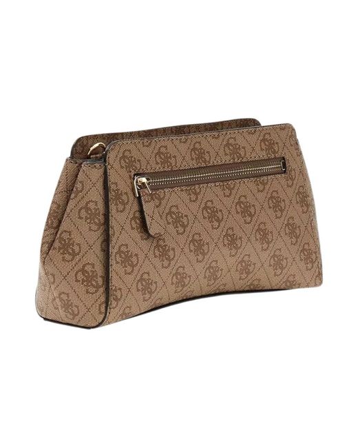 Clutches di Guess in Brown