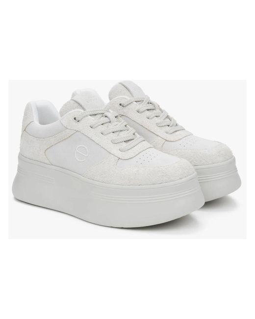 ESTRO White Sneakers