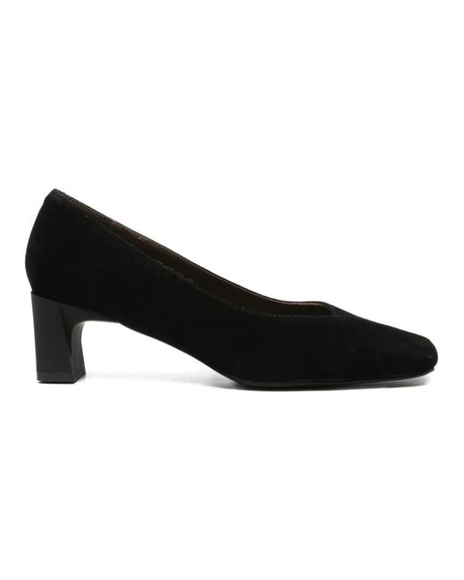 Linda Baumann Black Pumps