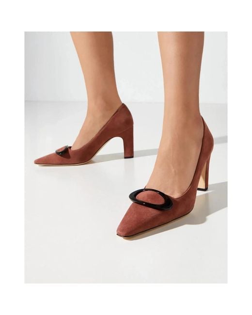 Manolo Blahnik Pink Pumps