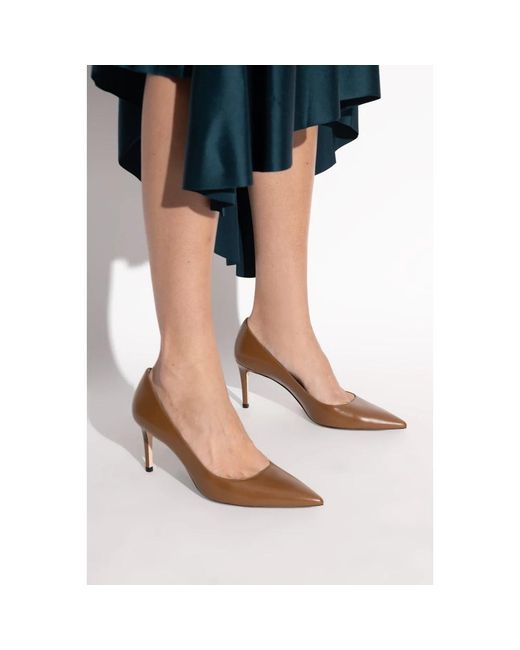 Pumps Stuart Weitzman de color Brown