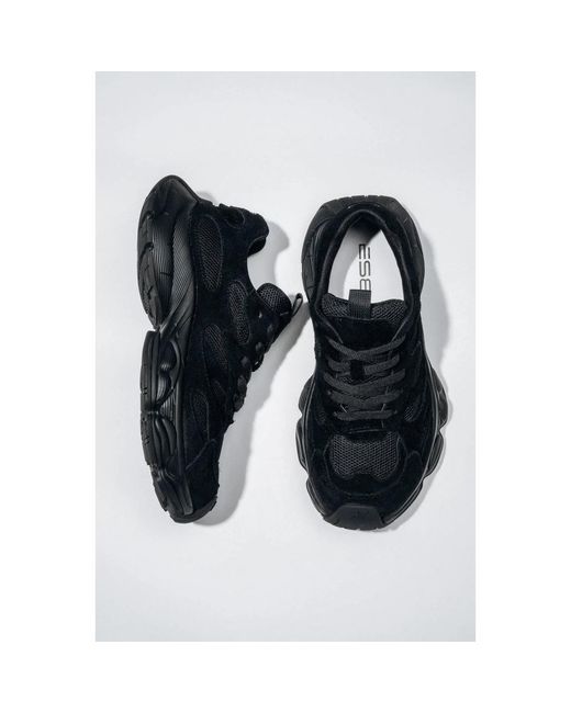 ESTRO Black Sneakers