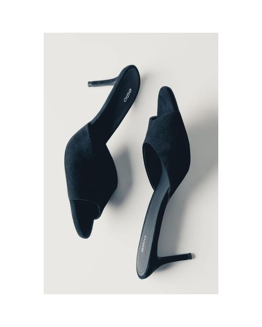 ESTRO Black Heeled Mules