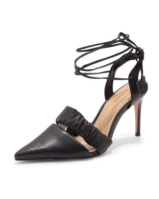 Carrano Black Pumps