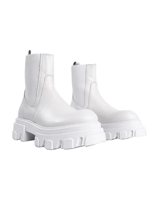 VAMSKO White Chelsea Boots