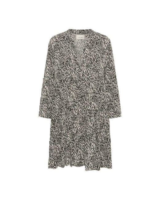 Cream Gray Tierstreifen Kleid Mit V-Ausschnitt