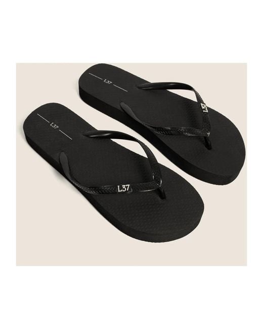 L37 Black Flip Flops