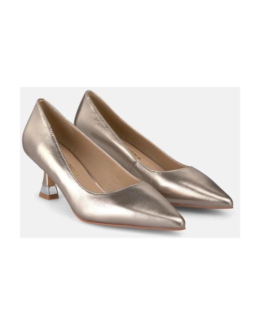 Alma En Pena. Gray Pumps