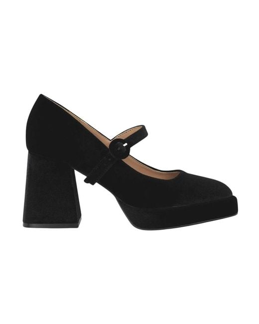 Alma En Pena. Black Schuh Mit Breitem Absatz Und Riemen