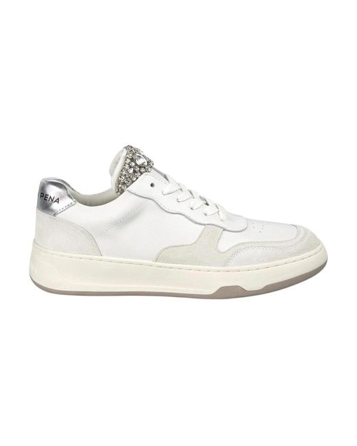 Alma En Pena. White Sneakers