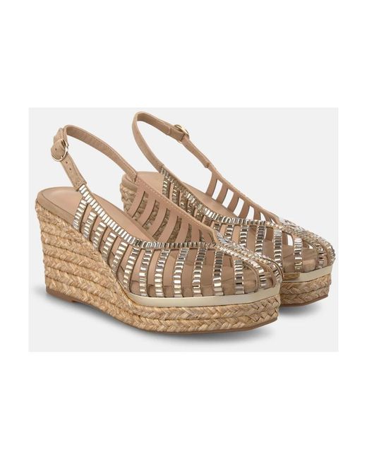 Alma En Pena. Brown Wedges