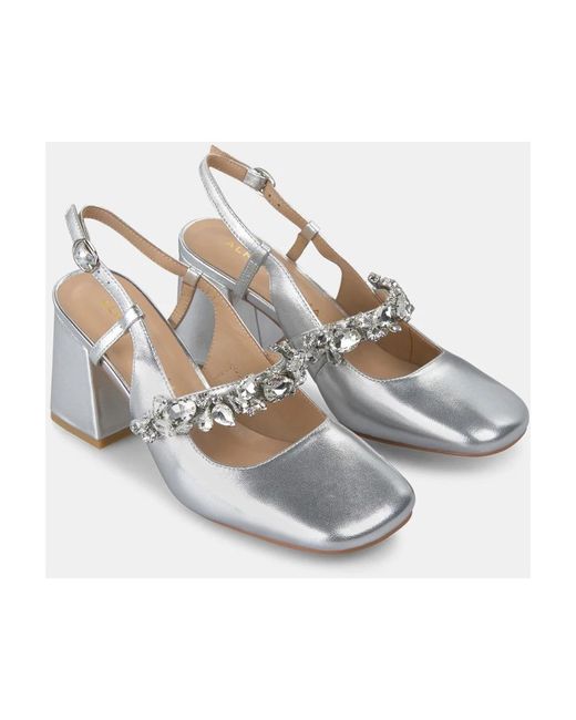 Alma En Pena. Metallic Pumps