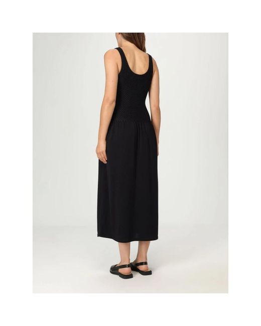 Midi Dresses di Theory in Black