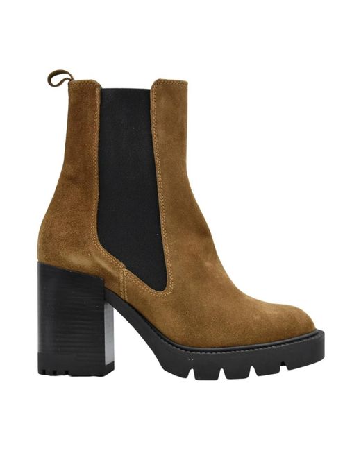 Janet & Janet Brown Ankle Boots