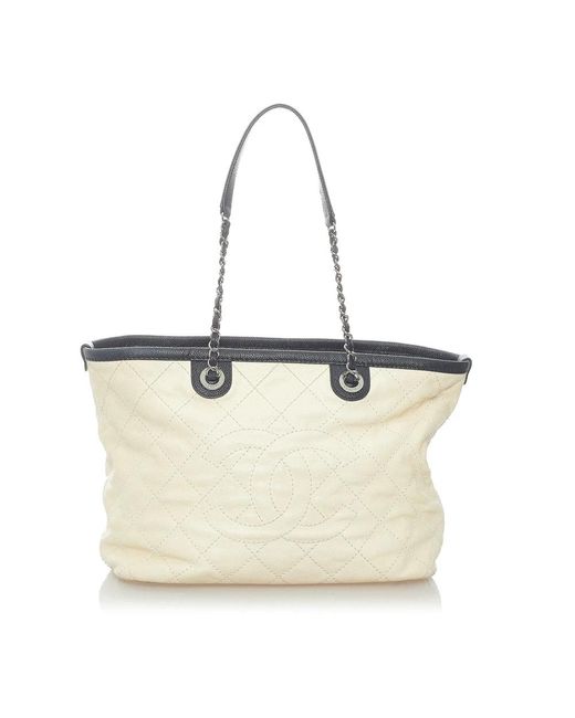 Tote borse per lo shopping caviale pre -proprietario di Chanel Vintage in  Neutro | Lyst