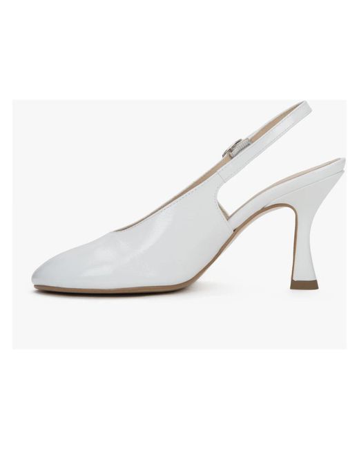 ESTRO White Pumps