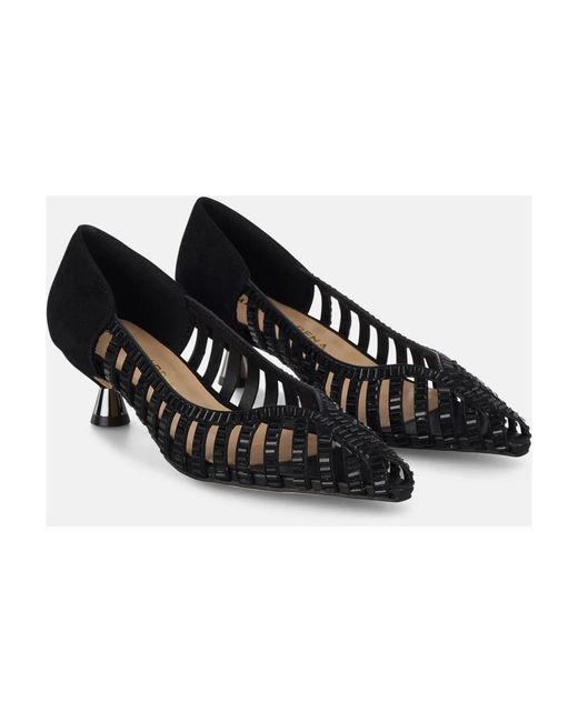 Alma En Pena. Black Pumps